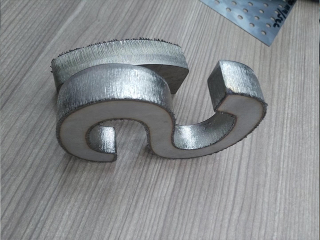  纤维金属激光切割样品