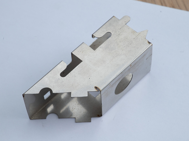  纤维金属激光切割样品